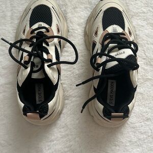 Steve Madden Black and Cream Athletic Shoes